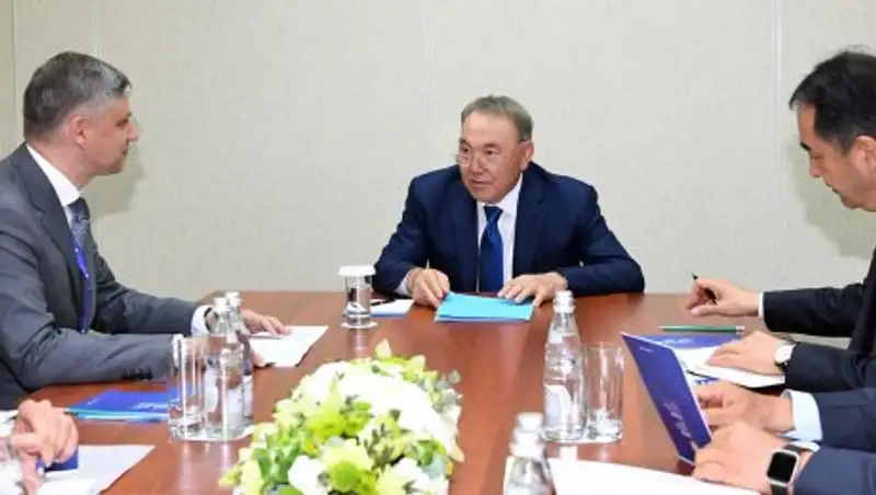 Назарбаев встретился с президентом ОАО "Российские железные дороги"