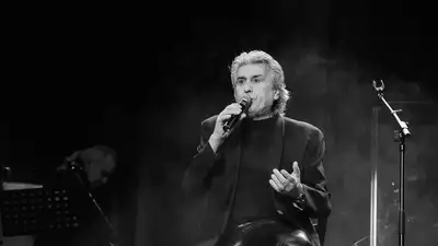Умер итальянский певец Тото Кутуньо, фото - Новости Zakon.kz от 22.08.2023 21:24
