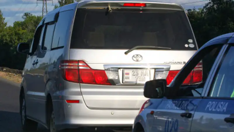 Мамин назвал причины, почему владельцы "армянских" авто не регистрируют транспорт