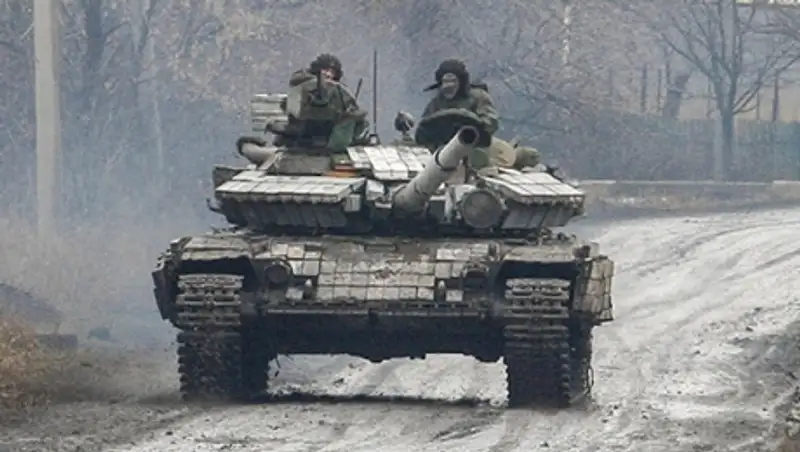 ЕС потребовал убрать тяжелое вооружение с линии противостояния на Украине 