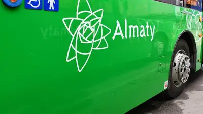 Поступок водителя автобуса восхитил казахстанцев, фото - Новости Zakon.kz от 01.02.2023 09:37