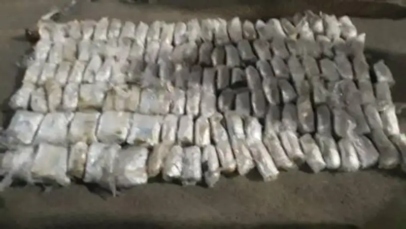 Крупную партию героина пытались провезти в Казахстан из России