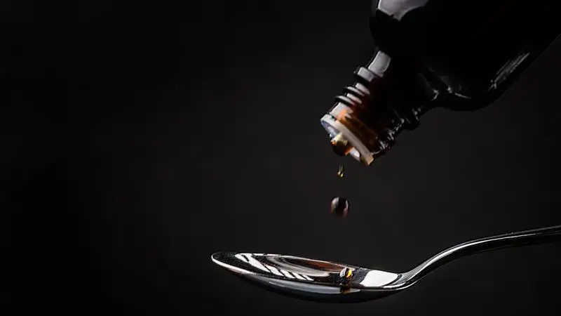 Еще один ребенок отравился сиропом от ОРВИ в Узбекистане