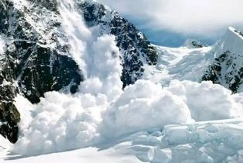 В горах близ Алматы возможен сход снежных лавин, фото - Новости Zakon.kz от 15.12.2011 21:14