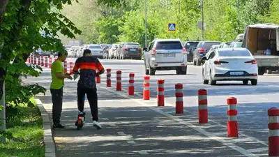 Самокатчики, автобусы, пассажиры, безопасность, фото - Новости Zakon.kz от 16.05.2023 11:55