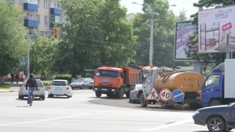 В Усть-Каменогорске начался масштабный ремонт дорог