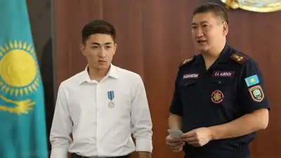 Алматинского студента наградили медалью за храбрость, фото - Новости Zakon.kz от 27.06.2023 00:46