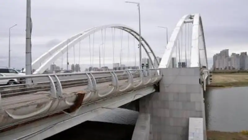Беременная женщина прыгнула с моста в Нур-Султане: что известно о ее состоянии