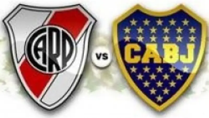 Футбольные фанаты изуродовали женщину на глазах у дочери