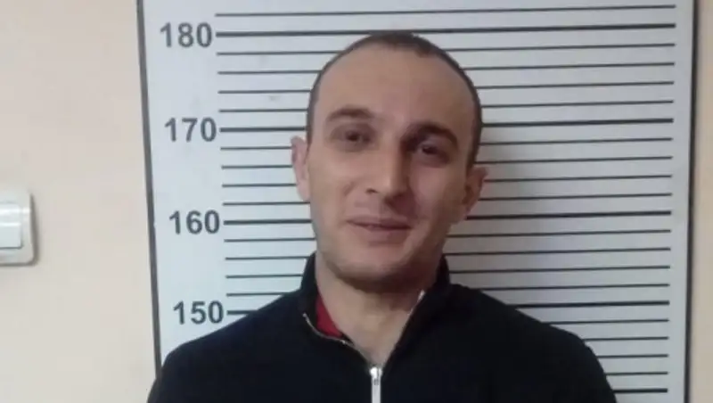 В Алматы задержан мужчина, продававший автозапчасти, которых не имел