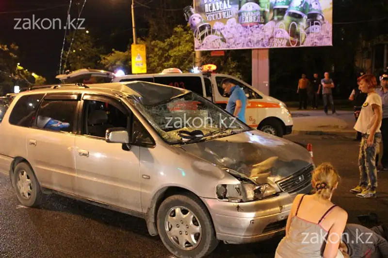 Еще одно жуткое ДТП с участием двухколесного транспорта произошло в Алматы (фото), фото - Новости Zakon.kz от 05.07.2013 16:30
