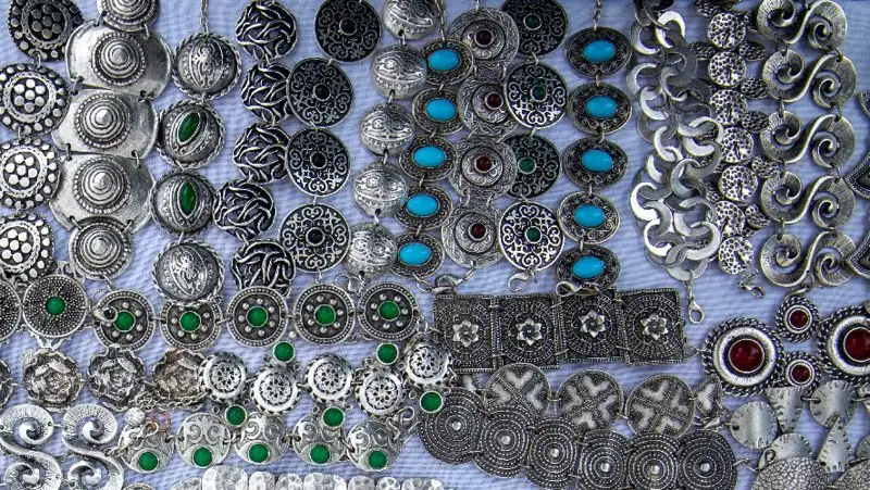 Организации, ставящие именные клейма на ювелирные изделия, должны пройти регистрацию