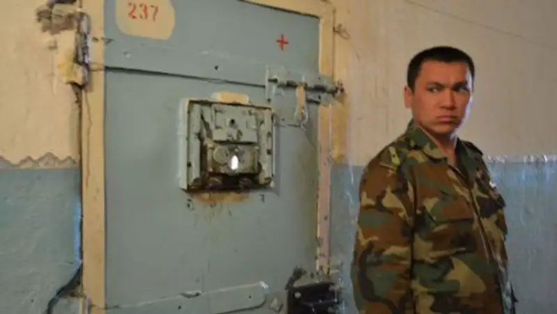 Атамбаев: Хочешь устраивать беспорядки в Кыргызстане? СИЗО ждут тебя