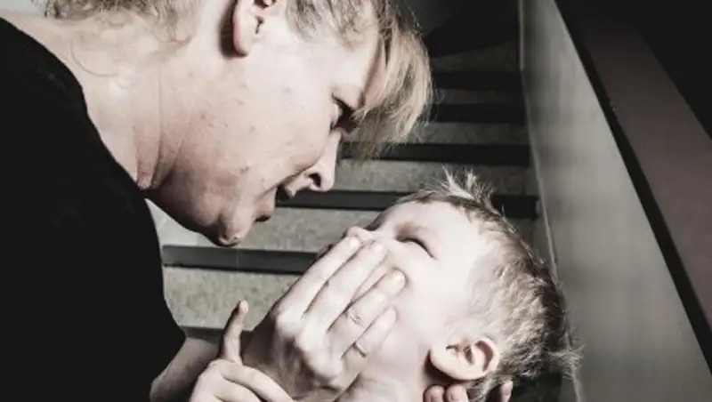 За жестокое избиение сына-первоклассника арестована жительница ЮКО