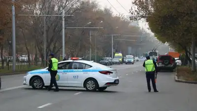 перекрытие улицы, фото - Новости Zakon.kz от 01.10.2023 10:08