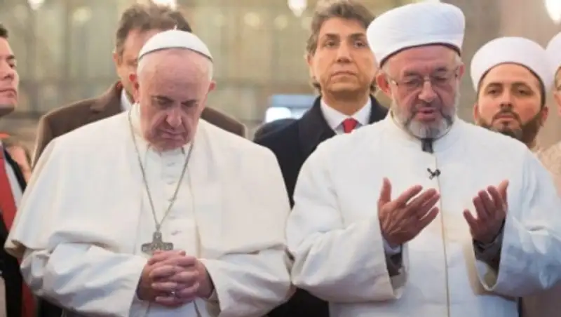 Папа римский призвал лидеров мусульман осудить терроризм