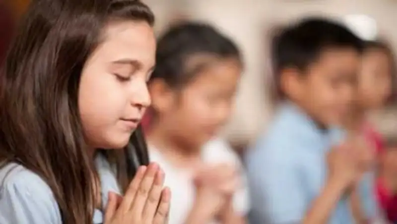 Новый закон: Почему дети не должны вовлекаться в религию