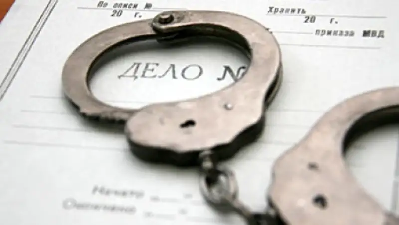 Житель Урджара отомстил своей бывшей возлюбленной, разгромив её дом