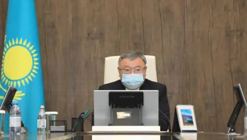 Ондасын Уразалин поручил усилить работу по созданию новых постоянных рабочих мест