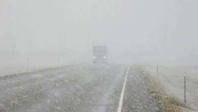 В двух областях РК из-за метели ограничено движение на трассах