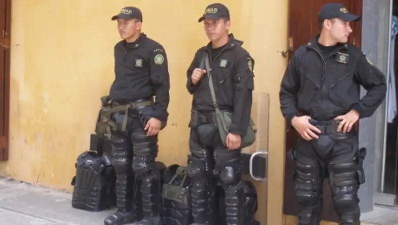 Повстанцы взорвали крупный нефтепровод в Колумбии