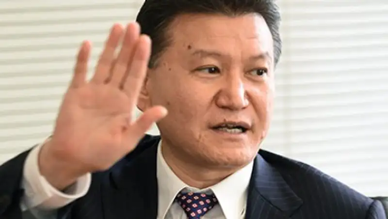 Президента ФИДЕ Илюмжинова сняли с рейса до Нью-Йорка