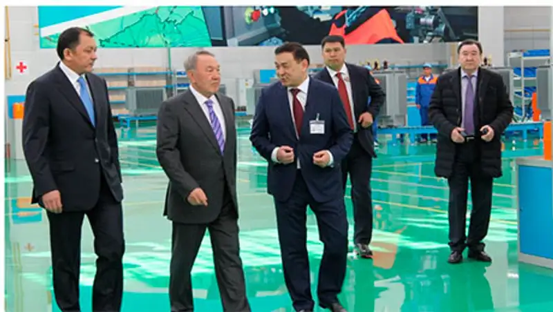 Глава государства посетил выставку индустриально-инновационных проектов