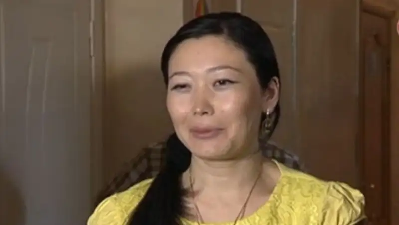 Алматинку, родившую четверню, выписали из роддома