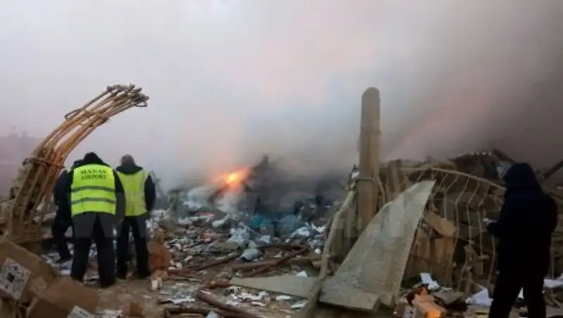 Фото и видео с места крушения турецкого самолета в Бишкеке