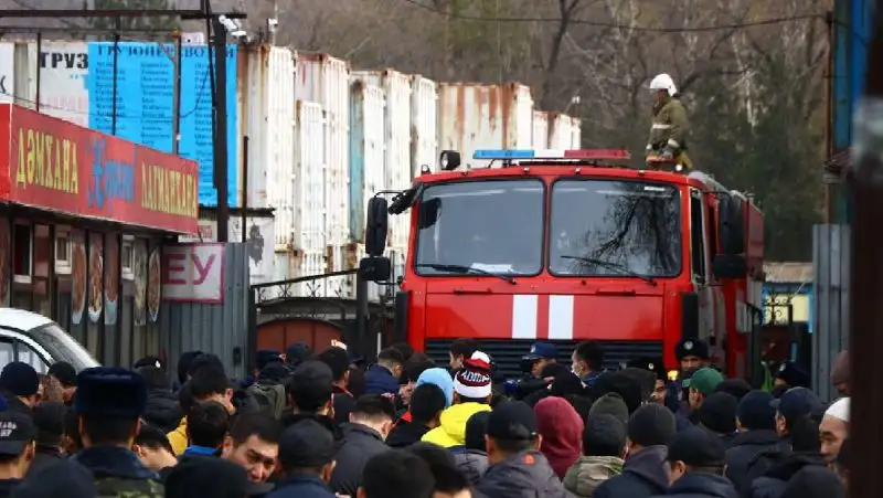Пожар на барахолке в Алматы потушен, фото - Новости Zakon.kz от 11.11.2022 12:40