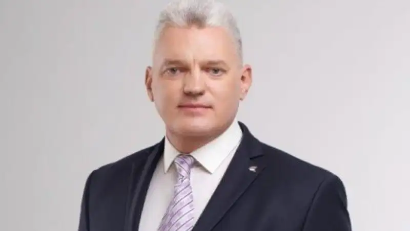 Эксперт рассказал, где и в чем лучше хранить деньги