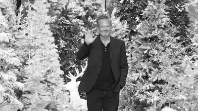 Актера Мэттью Перри похоронили в Лос-Анджелесе, фото - Новости Zakon.kz от 04.11.2023 22:57