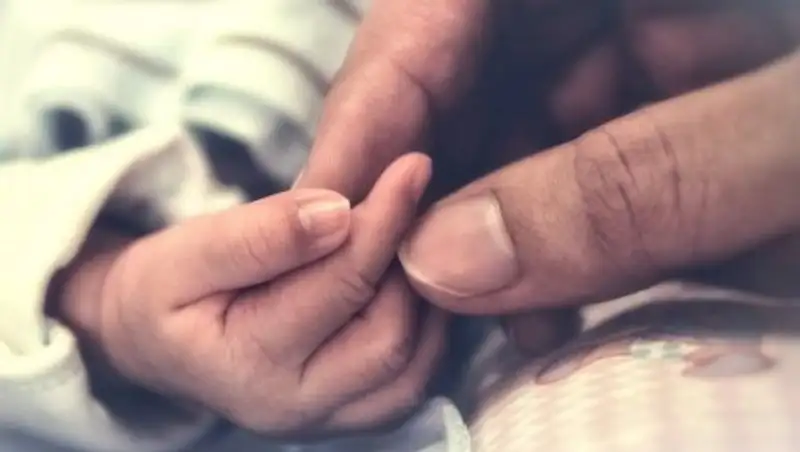 Полиция установила мать ребенка, тело которого нашли возле кладбища в Уральске