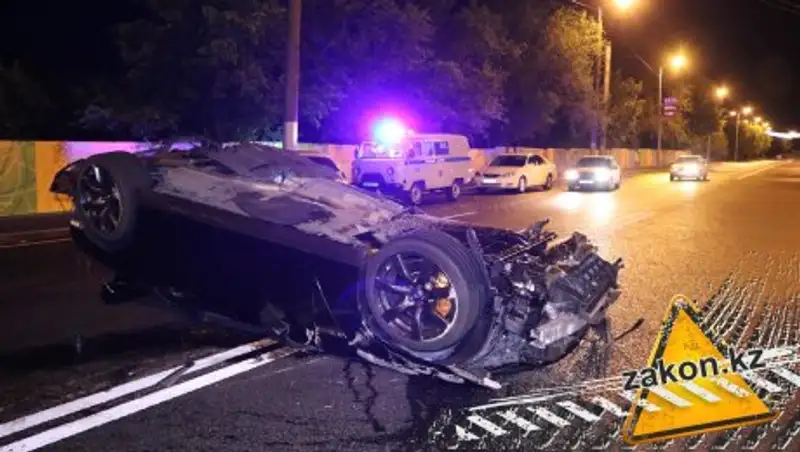 В Алматы гонки двух Nissan GT-R закончились крупной аварией