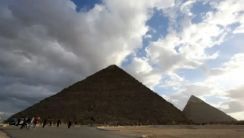 В Египте 35 человек погибли в результате падения автобуса в канал