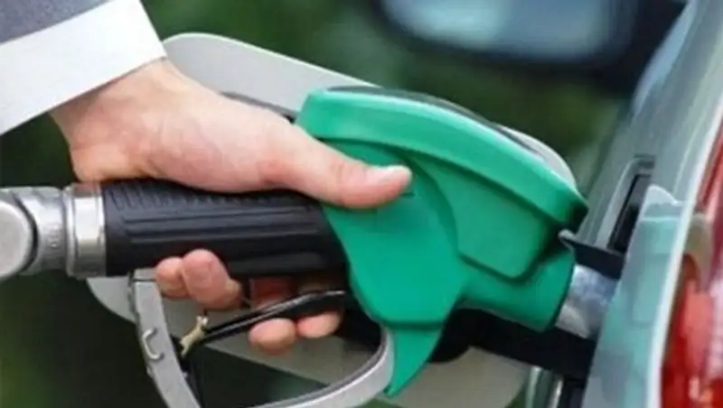 Столичные автовладельцы жалуются на некачественный бензин