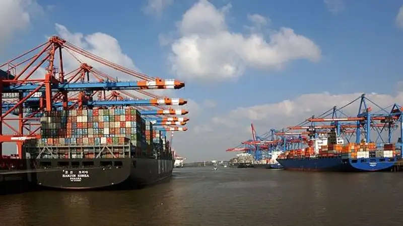 Бум строительства нефтяных танкеров в мире отметил Bloomberg