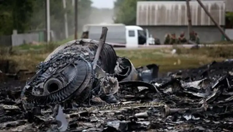 На месте катастрофы «Боинга» начали работать криминалисты