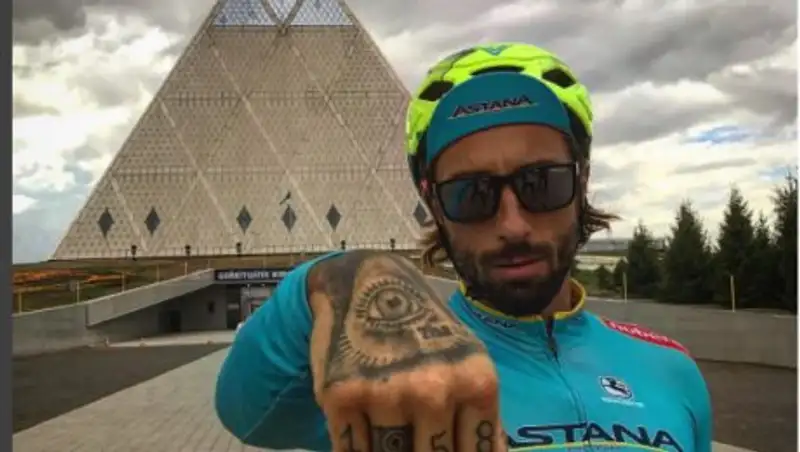 Итальянский каскадер совершил смертельно опасный трюк на мосту в Астане 