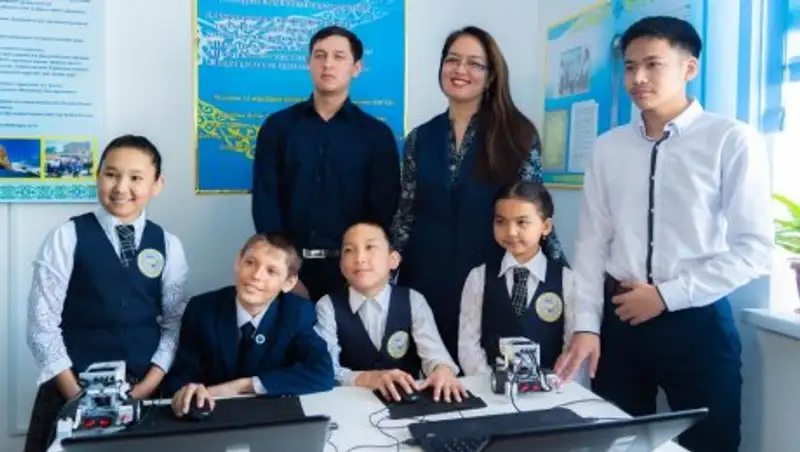 573 учителя малокомплектных школ ВКО готовы для преподавания в новыx IT-классах