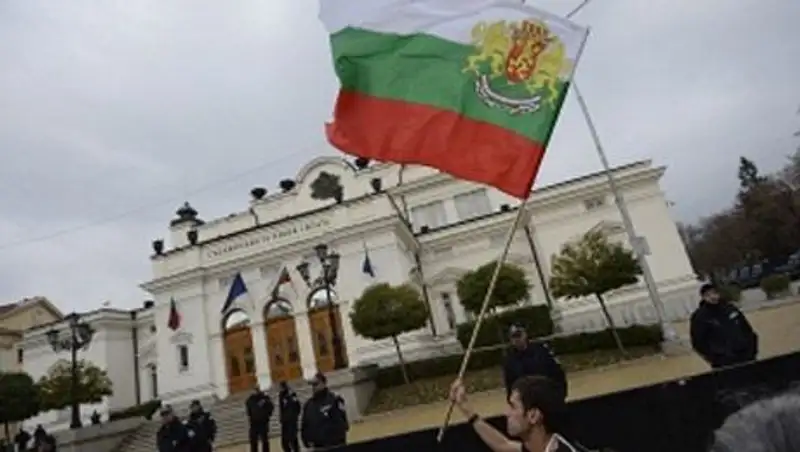 В Болгарии начались досрочные парламентские выборы