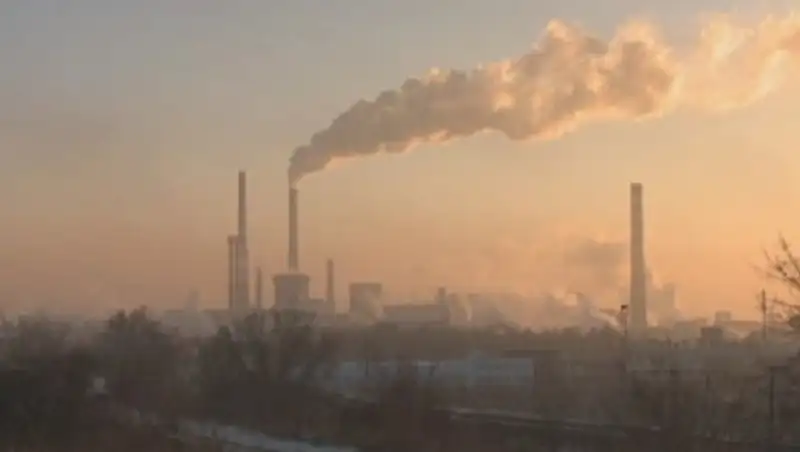 В Усть-Каменогорске объявлен режим «Черного неба»