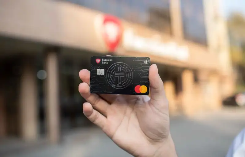 Евразийский банк и Mastercard выпустили первую платежную карту в цифровом тенге, фото - Новости Zakon.kz от 15.11.2023 11:33