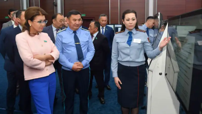 Сенаторы во главе с Даригой Назарбаевой посетили Генпрокуратуру