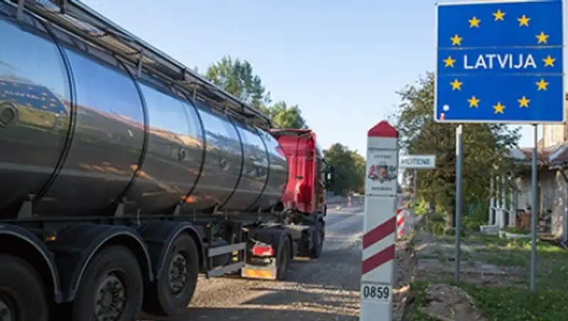 В Латвии решили помочь иноязычным жителям