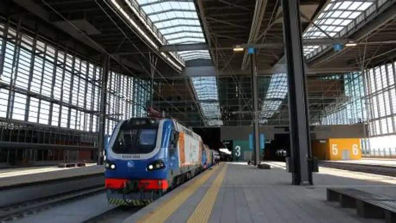 В ВКО мужчину сняли с поезда за многомиллионный долг