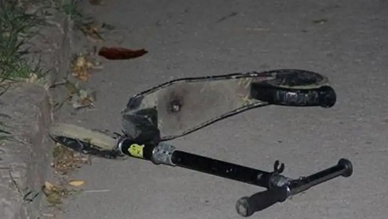 В Лисаковске сбита 7-летняя девочка на самокате