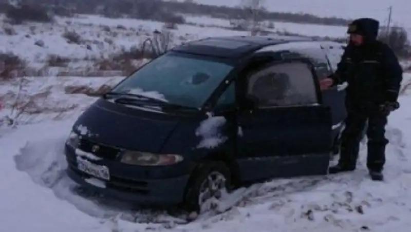 Заблудившийся в степях Казахстана россиянин три дня просидел в машине