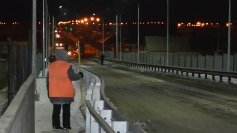 Петропавловские полицейские помогают  убирать снег