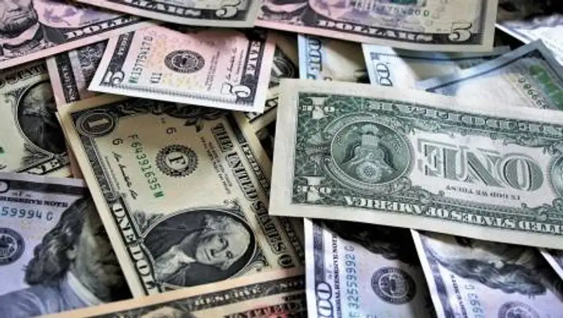 Курс валют на выходные: доллар немного отступил